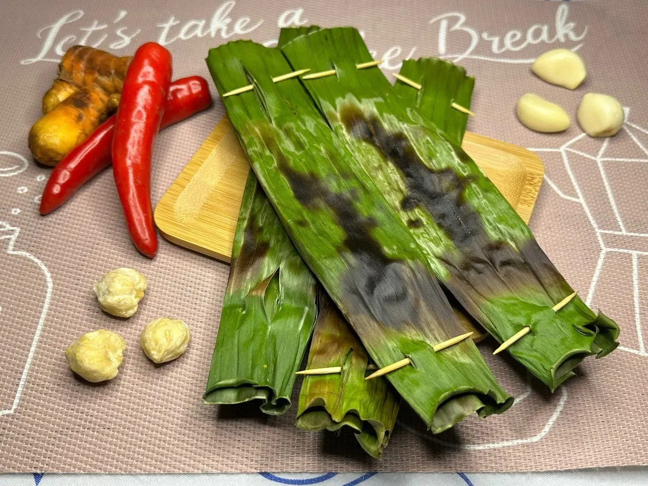 Ho Lee Foods Mini Banana Fish Otak Frozen - Halal Otah Small with Banana Leaf (10pcs/pack)
