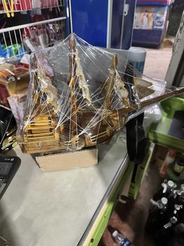Product Review of เรือสำเภาทอง ทำจากไม้สักลงสีเงาขนาดไซส์​A,B,Cรายละเอียด​ข้างล่างคะ from ห**ก 4**+ 0