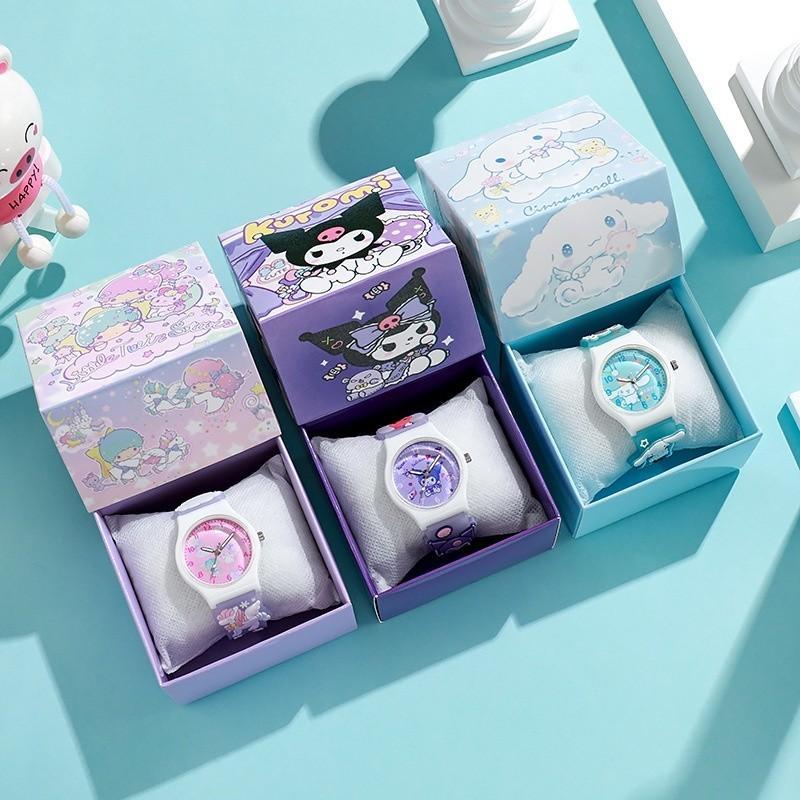 Đồng Hồ Cho Trẻ Em Nữ Sanrio Kuromi Melody Cinnamoroll Dây Đeo Silicon Mềm Phong Cách Con Trỏ Thiết Kế Dễ Thương Thích Hợp Cho Học Sinh Tiểu Học Có Hộp Quà Tặng Đồng Hồ Thạch Anh