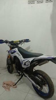 Product Review of DECAL HONDA CRF 150L PUTIH SUPERMOTO FULL BODY KEREN MINIMALIS SIMPLE MURAH TERBARU VIRAL- CRF GANK PUTIH 060 Motor from w**t 0