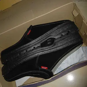 Sepatu Sandal Selop Bustong Pria Kulit Suede Nobuk sintetis Lentur Casual Cowok Selop Premium Terbaru Shoes Karet