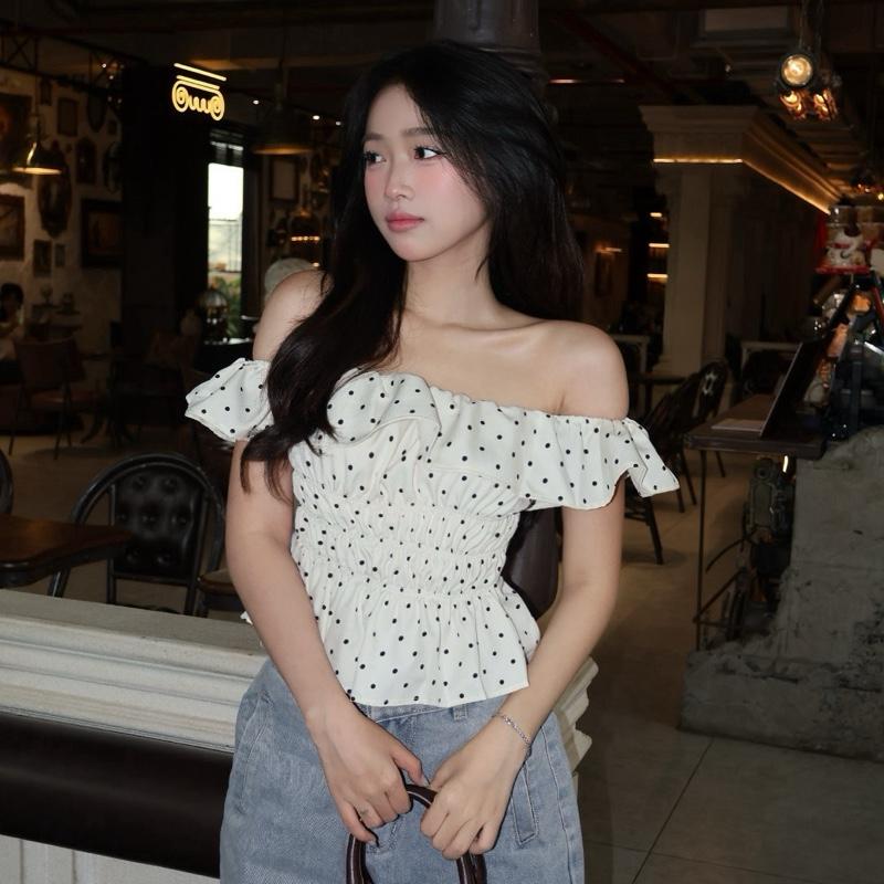 Áo trễ vai chấm bi bo eo dáng babydoll tiểu thư coquette mặc mùa hè - Tiệm Của Quít