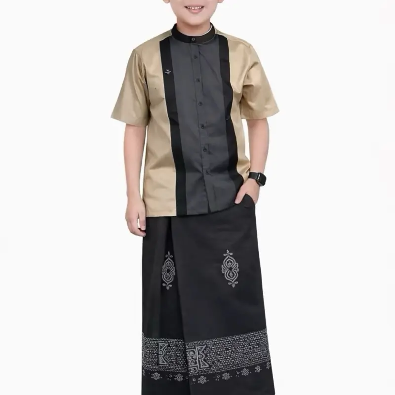 Dada abu + Sarung hitam