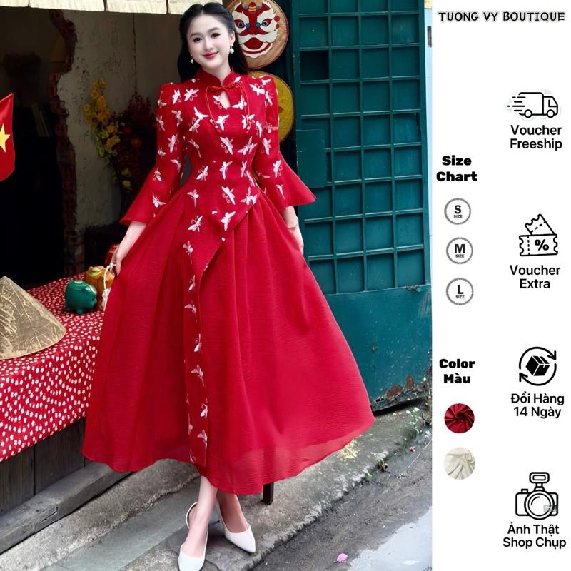    THÊU BƯỚM- ĐÍNH NÚT   Váy TẾT & MẶC CƯỚI Dáng Dài  Cách Điệu From Xoè Bồng Màu Đỏ Vừa Chất Tơ Mềm Mịn Lót Đúp Sang Trọng Nhẹ Nhàng Dành Cho Nữ - TUONGVY2025 Dress Women Sen Sò 