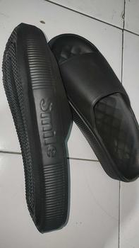 Product Review of Sandal pria slop karet dewasa kekinian murah Sendal slide cowok remaja rumah casual polos empuk EVA Hitam Shoes from f**i 3