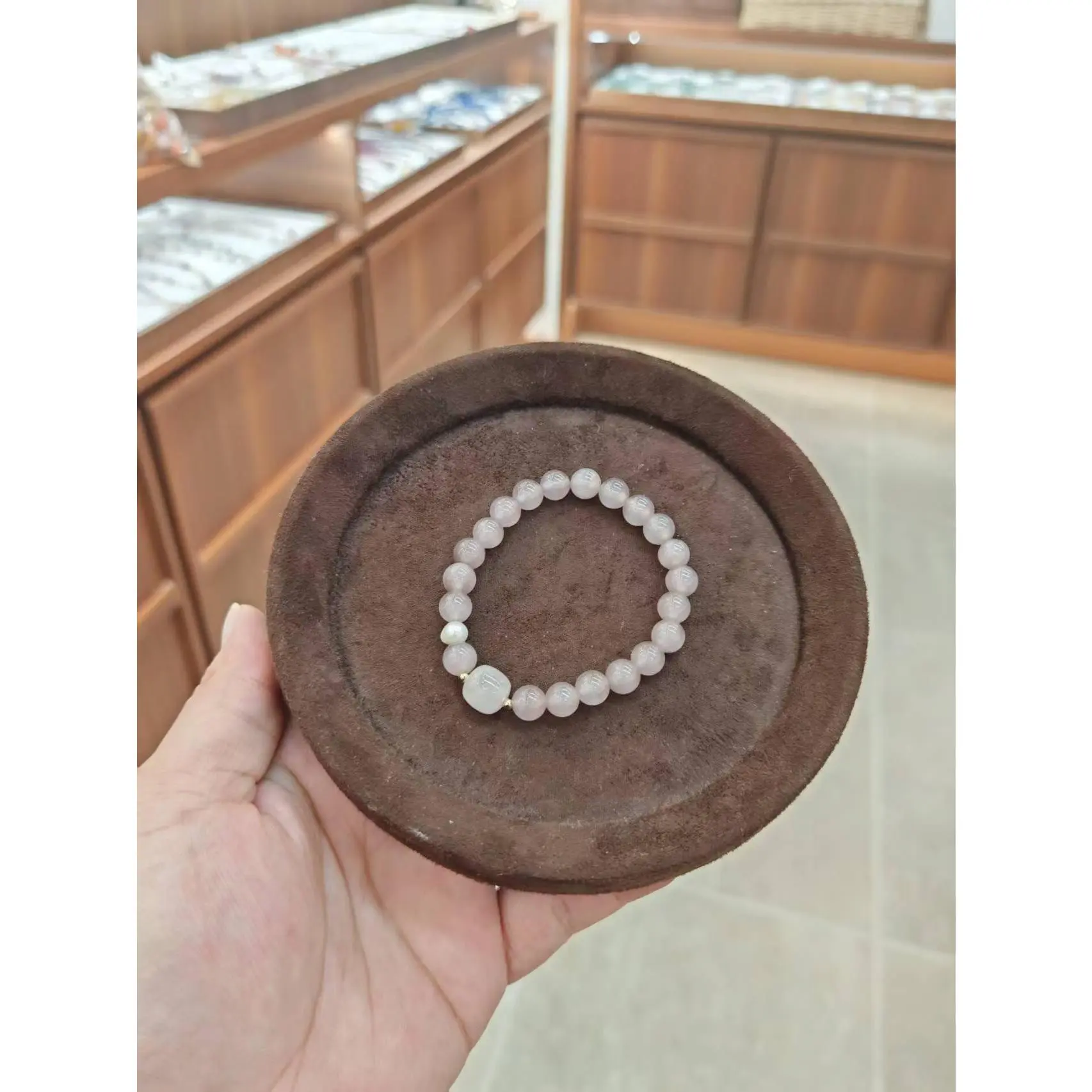 [LIVE ONLY] RS-0149 Gelang, kalung, cincin, gantungan dan aksesoris terbuat dari batu alam asli. Setiap butir memiliki corak dan warna yang unik, cocok dipakai sehari‑hari.