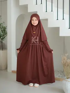 Mecca Set Gamis Abaya Anak Mecca Kids Tali Serut Pinggang 5-15 Tahun Bahan Jersey Premium Adem Nyaman Set Hijab dengan Saku dan Kancing Lucu Kancing Lucu Di Lengan Dan Tali Serut Dipinggang