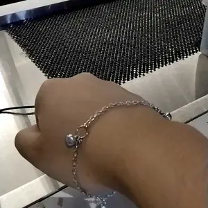 Gelang Kaki Wanita Silver Lonceng Mini – Simple Elegan & Anti Karat