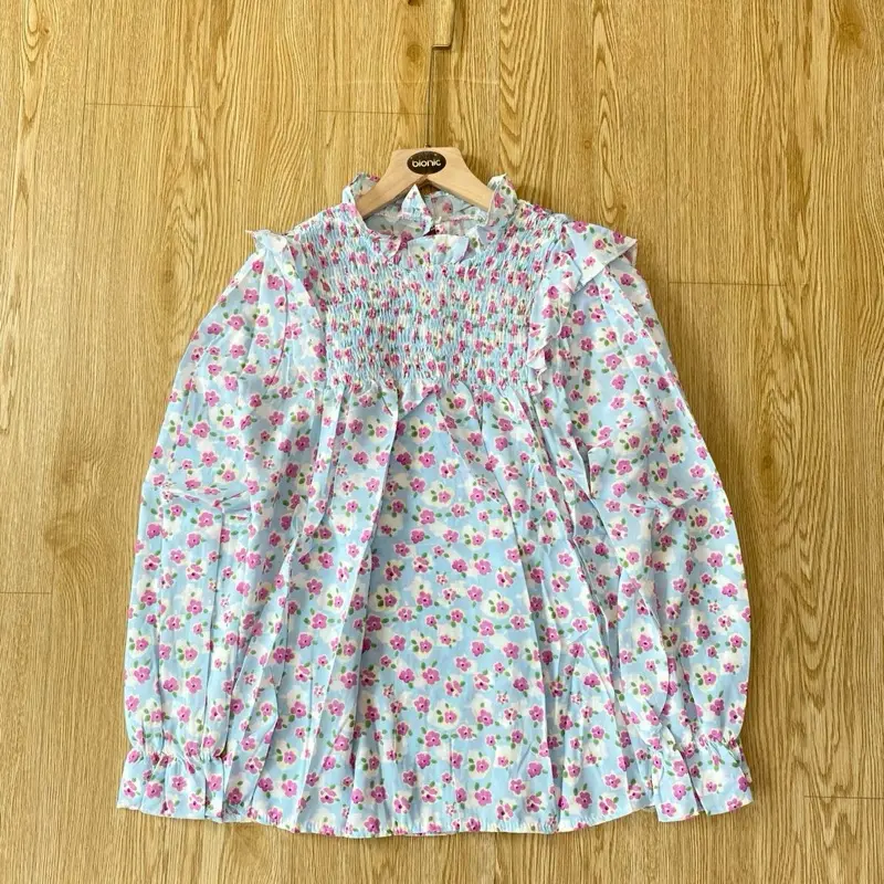 blouse atasan wanita bermotif bunga-bunga