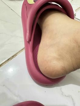 Product Review of Sandal Lotso Beruang Stroberi Sandal Kartun Lucu Shoes Sendal Wanita Karet Cewek Cowok from h**e 0