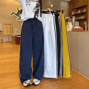 Fit   Casual     Formal  Pinggang   Variasi     Kantor     Melar  dan Lembut  Joger   Casual Korean       scrub   jennie   doty  silang                       Mini  Barrel            wash           sweatpant     leg wide      city  petir     knit boxy high