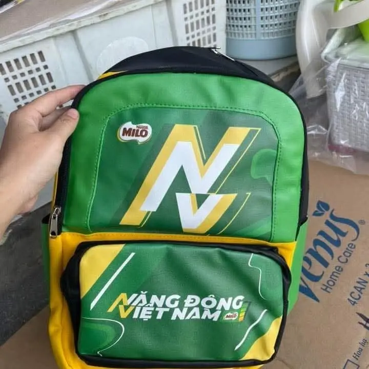 Balo Milo mẫu mới.loại da; Kích thước: 37x 26.4 x 15cm  Balo to, dùng được cho học sinh cấp 1. size TO đựng được sách Anh Văn to cho bé 7