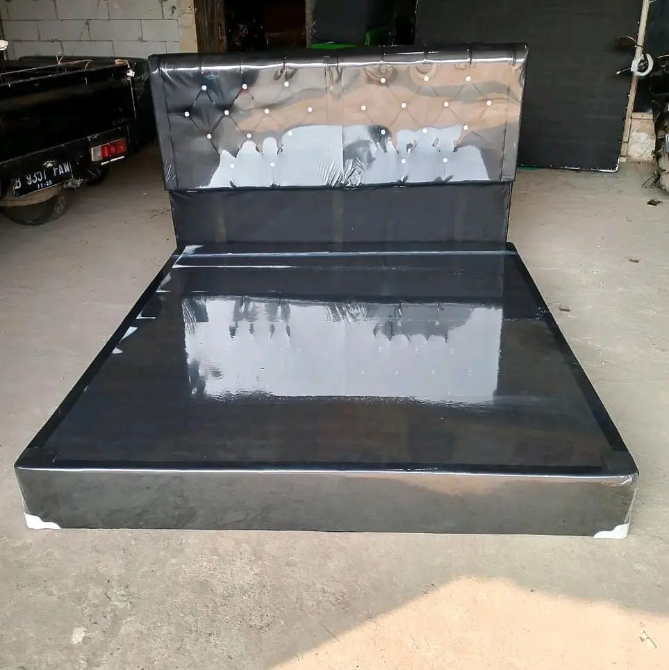 divan full jok uk 180x200 atau ukuran no 1. ada kakinya nanti dipasang
