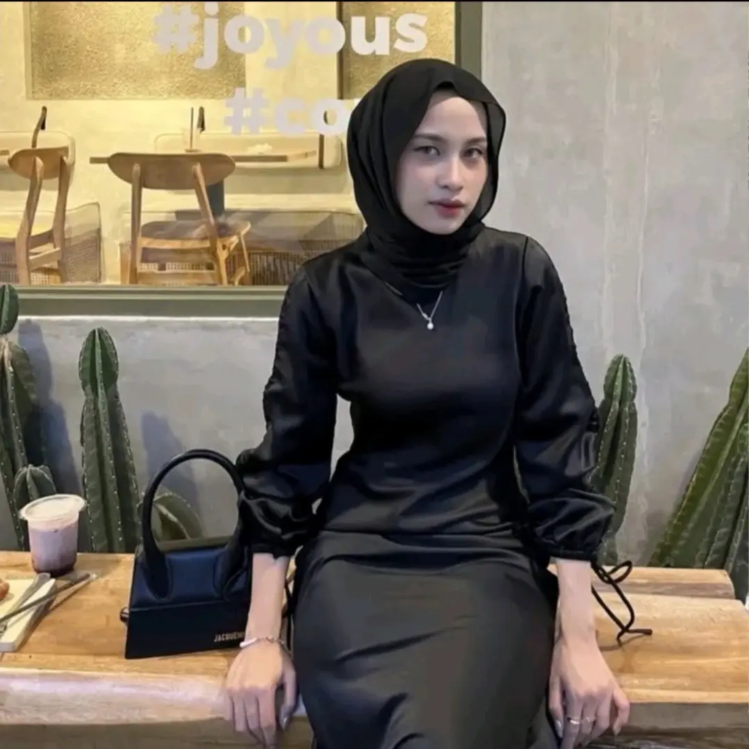 Dress Darla Silk Satin | Dress Kondangan Bridesmaid Viral | Dress Satin Silk Full Serut Long Lengan Slimfit Body Con Bridesmaid Kondangan Pesta Promnight Silk Maxmara | Gamis Kondangan Wanita Kekinian | Dress Pesta Kondangan Lebaran | Gamis Wanita Terbaru