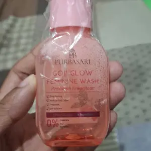 PURBASARI Pembersih Kewanitaan Goji Glow Feminine Wash  Perawatan Hygiene Extract Niacinamide