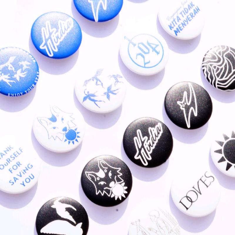 PIN HINDIA 3 PCS BEDA UKURAN (MODEL GATCHA/RANDOM) FANSMADE - Shop ...