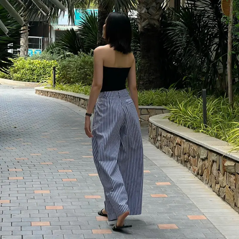 làminapparel - SIDE SLIT TUBE TOP - Áo tube form nhỏ và ôm màu đen dày dặn xẻ tà cuối line áo 7