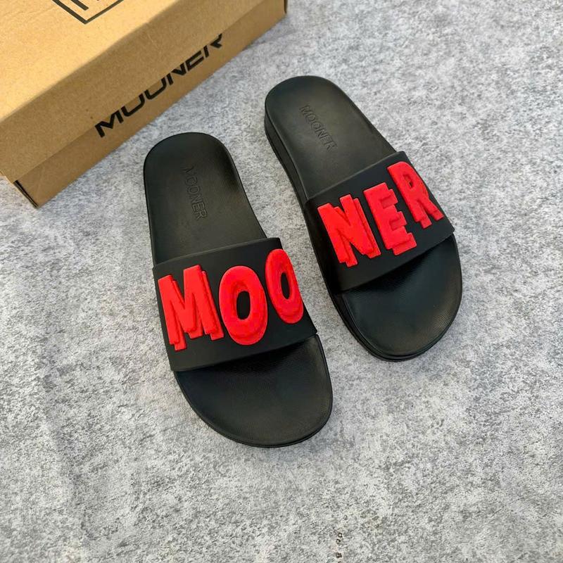 Dép Lê Mooner chữ nổi nhiều mầu sắc dành cho nam nữ đế PU cao đu đúc đế cứng bền bỉ Quai Ngang