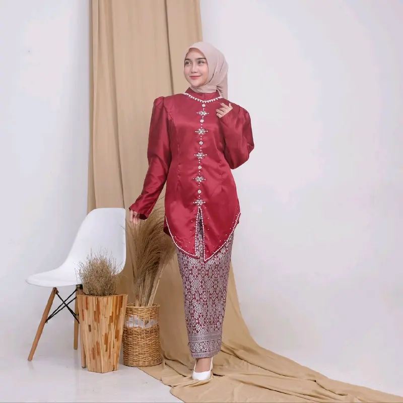 Setelan Baju Kurung Melayu Wanita Muslim Tunik Elsa Full Payet Rok Batik Motif Songket Terbaru Satin Span 5