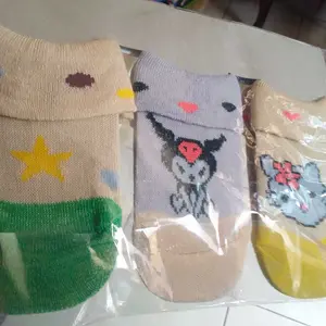 kaos kaki bayi 3 in 1 motif karakter untuk anak laki laki dan perempuan isi 3 pasang kaos  kaki  bayi  perempuan  0–6  satu  paket kaos  kaki  bayi