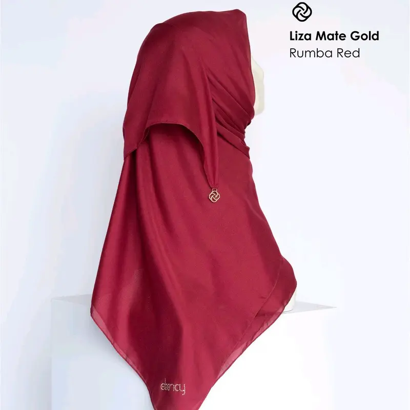 Kerudung Liza matte gold dari Deenay varian merah 4