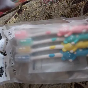 SIKAT GIGI BULU HALUS ANAK BALITA 1 SET 4PCS/ SIKAT GIGI KARAKTER BERDIRI ANAK 4IN1
