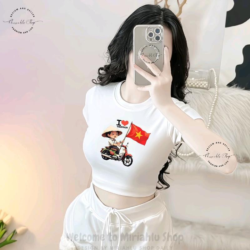 Áo Thun Croptop Dáng Ngắn Form Ôm Body Nữ Tôn Dáng In Hình Đi Bão I Love Việt Nam, Áo Thun Việt Nam, Áo ĐI Concetp Croptop Dáng Ngắn Form Ôm Body Nữ Tôn Dáng In Hình Đi Bão I Love Việt Nam, Áo Thun Việt Nam, Áo ĐI Concert Quốc Gia