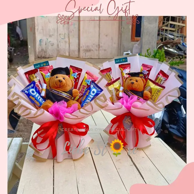 BUKET ANEKA SNACK + BONEKA , GRATIS KARTU UCAPAN , BISA DIKIRIM KEMANA AJA️MOHON BACA DESKRIPSI TERLEBIH DAHULU️  Tentang Produk  Jumlah isi snack 6 pcs  Snack random dari kami (tidak bisa request dan maaf apabila jenis snack tidak sesuai dengan fot 0