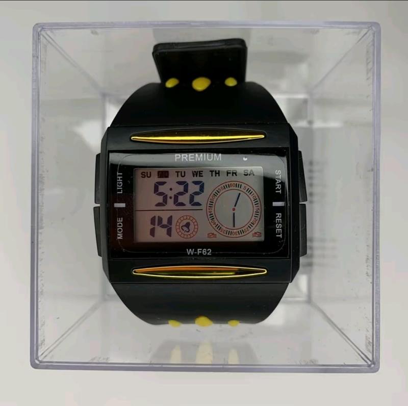 100 % Original Jam Tangan Lasika Bentuk / Body Kotak Anti Air watchh { dapat box , baterai cadangan + gelang } 4