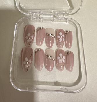 Product Review of 【S$8.98 2024 press on nail】High quality,handmade,easy to wear,reusable,cost-effective and affordable from Y**y 0
