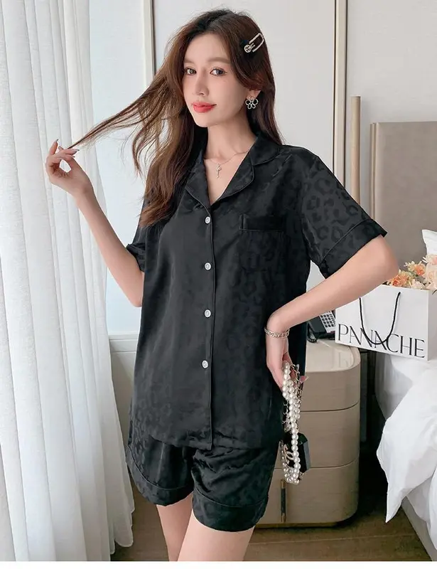 011 Ultra Luxury Sleepwear Kelas Atas Piyama Satin Lengan Pendek Celana Pendek Motif Leopard Lengan Polos Kancing Hidup Bahan Satin High Quality Piyama Import/ Baju Tidur Import / Baju Tidur Murah / Piyama Set / piyama wanita /Piyama Satin/Baju Tidur Set 4