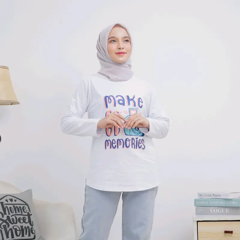 Kaos Wanita Belah Samping Motif Sablon Lembut 7NEXT LEVEL - Putih - Baju Semi Oval Keren Atasan Combed Nyaman Panjang - Santai, Katun baju labubu macaron Simple Variasi Tshirt Polos 7