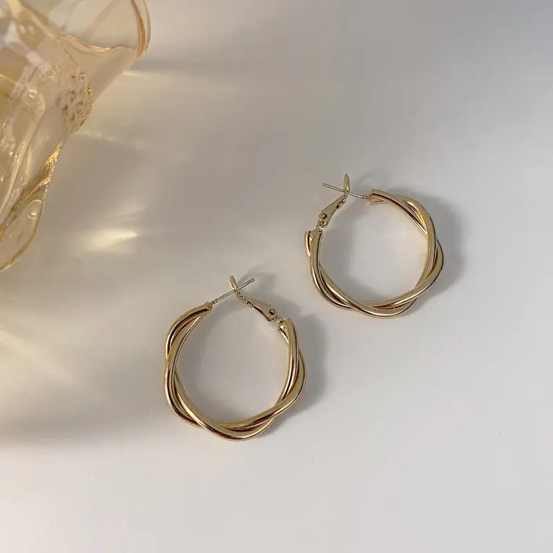 Anting-anting Lingkaran Emas yang Dipilin untuk Wanita, Anting-anting Lingkaran Hipoalergenik Vintage yang Dipilin 5