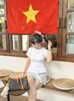 Product Review of ￼Túi xách nữ hoa nâu + kèm Ví sang chảnh đeo vai , đeo chéo size 25cm  bản mới hotren from 🌻**o T**🌻 1