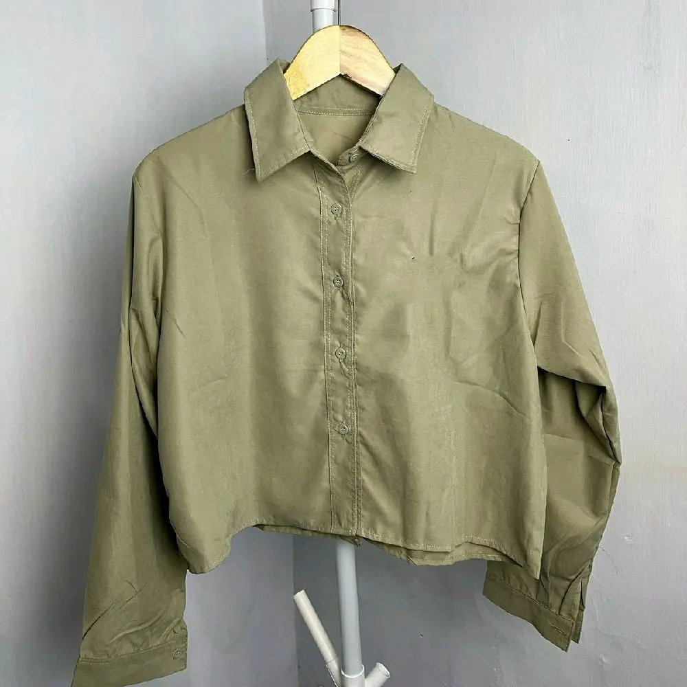 KEMEJA FULL KANCING CROP MOTIF BORDIR DI DEPAN