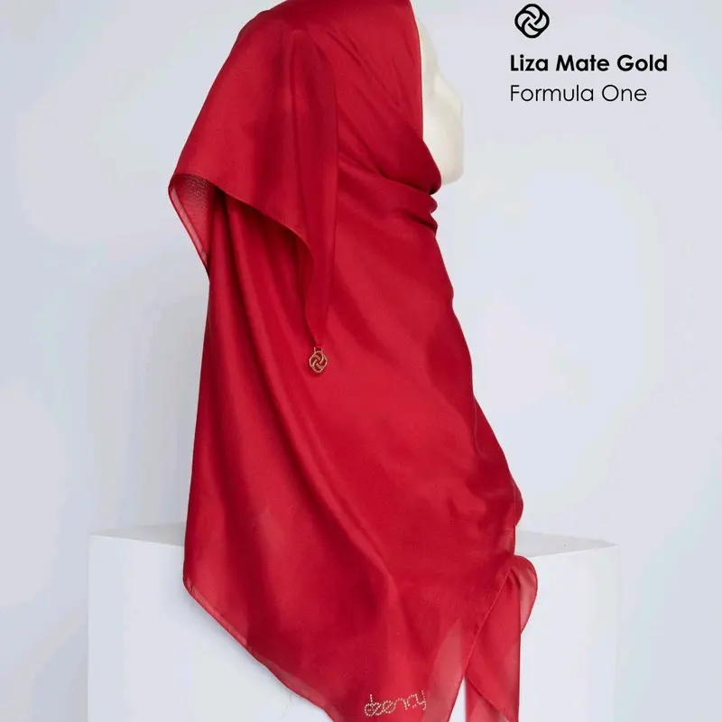 Kerudung Liza matte gold dari Deenay varian merah 3