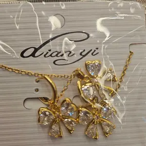 Luxeglamour - Set Perhiasan Aksesoris Kalung Dan Anting Motif Bunga