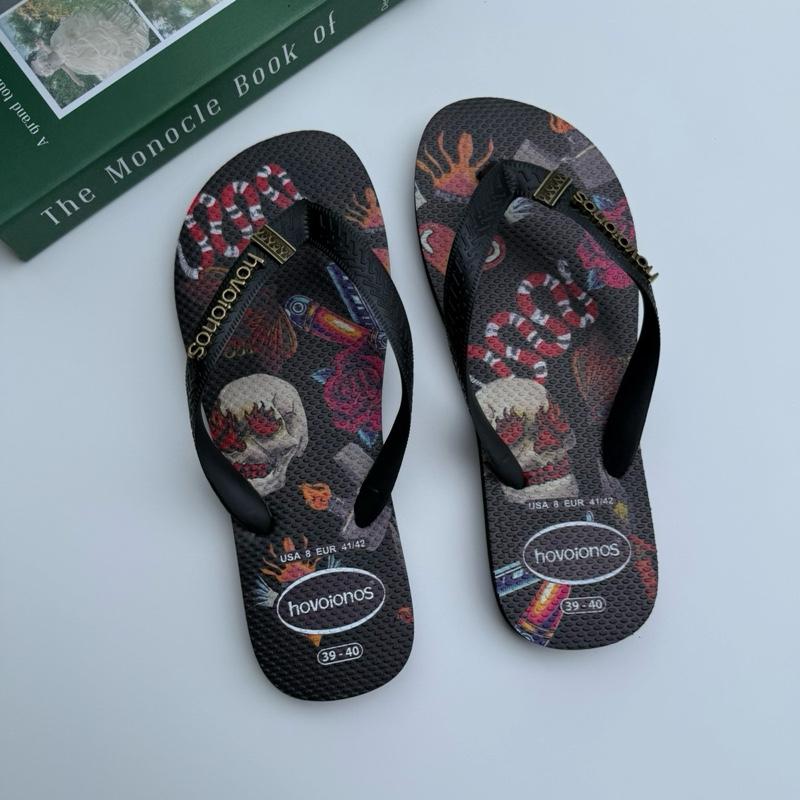 Dép Tribo tag lửa tag sắt thiết kế thời trang hoạ tiết trẻ trung đế đúc cao su nguyên khối size 38-43 dép nam 2026