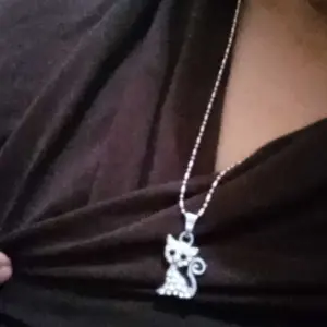 LIONTIN WANITA/ASESORIS MAINAN KALUNG WANITA/PERHIASAN FASHION WANITA MASA KINI