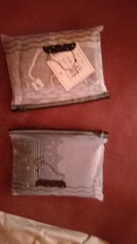 Product Review of (POUCH) PROMO ISI 2 HIJAB SEGIEMPAT MOTIF AZARA VOAL PREMIUM STANDAR PREMIUM LASERCUT LOGO PRINT/ LOGO METAL from n**4 0
