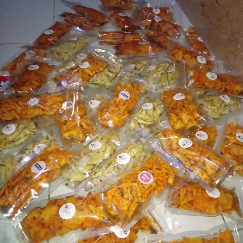 Keripik Kering Basreng Pedas Daun Jeruk Snack Makanan - Food 6