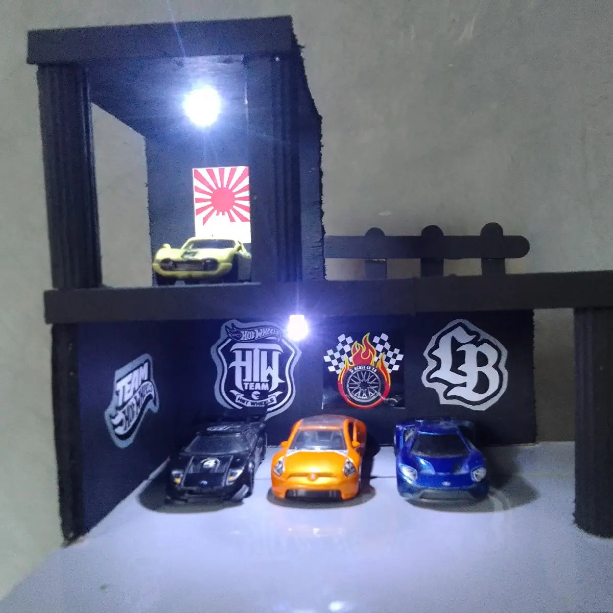 diorama hot wheels bertingkat berlampu