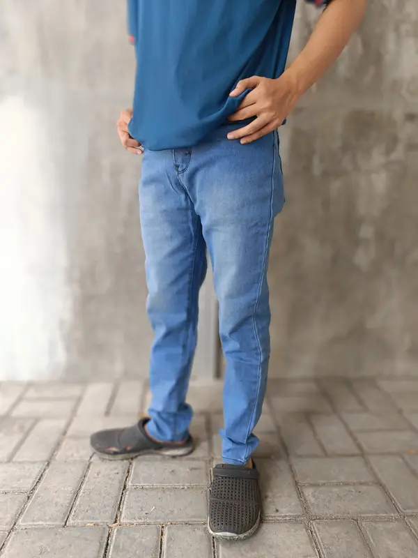 Celana Jeans Pria Slimfit - Jeans Pensil - Biru muda bahan melar - PCL denim outfit 5