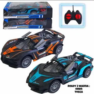 Mobil RC Express SPEED Drift Buka Pintu Mainan Mobil Balap Remote Control dengan Ban Karet dan Baterai AA 3PCS untuk Mobil & 2PCS untuk Remote