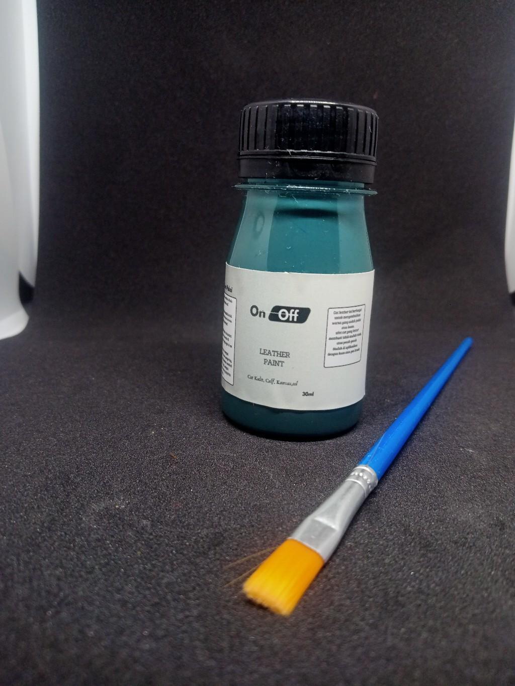 Cat Sepatu Kulit, Topi, Kaos, dan Lain-lain 30ml dengan Kuas Gratis