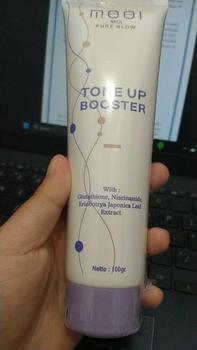 Product Review of MOOI Brightening Tone Up Booster Body Lotion (Terlaris)  Handbody Mencerahkan Niacinamide Pencerah Tubuh from m**e 0