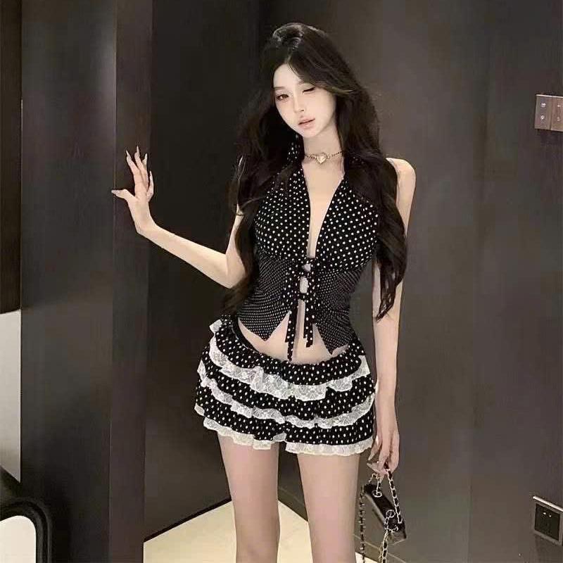 P183 - Set áo yếm cổ bẻ cột dây chân váy tầng ren phối chấm bi sexy