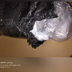 Dental Floss isi 50 / Benang Pembersih Gigi Perawatan Mulut Default Kotoran