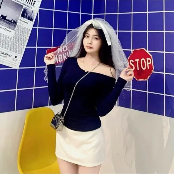 Chân váy ngắn cạp trễ - chân báy trơn basic chất liệu cotton kini style | BigBuy360 - bigbuy360.vn