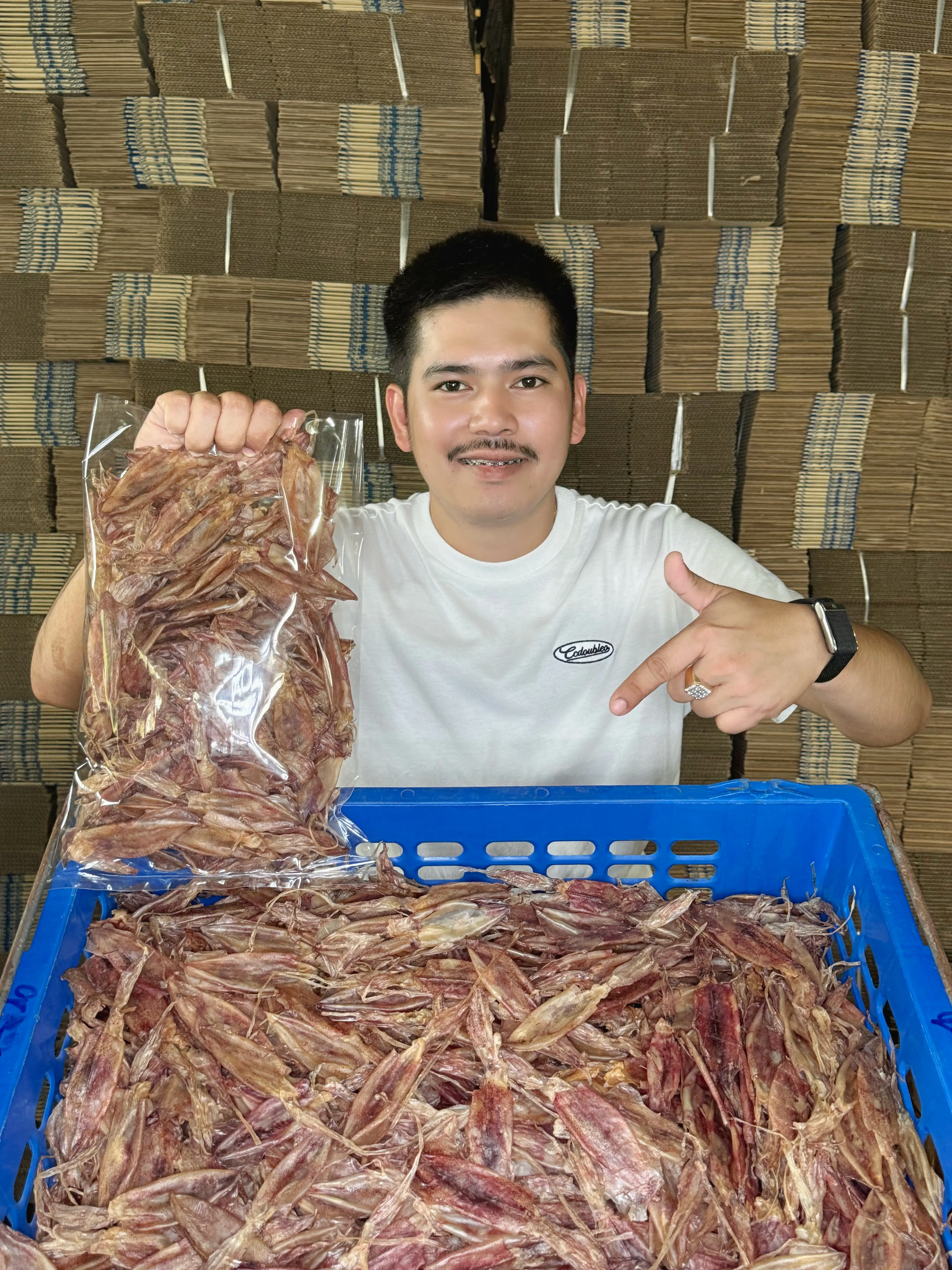 หมึกเจาะตาปนไข่ เนื้อหวาน นุ่ม (ไซส์กลาง) ครึ่งกิโล  กินเล่นได้เลย ออร์แกนิก